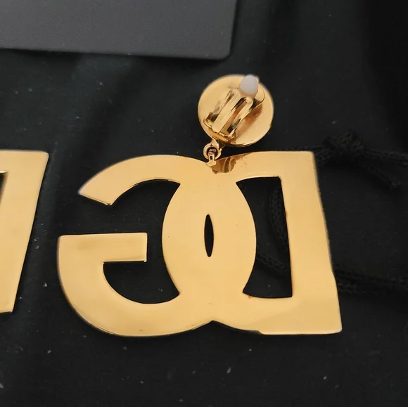 AUTHENTIC DOLCE & GABBANA OVERSIZED DG CLIP ON EARRINGS NEW - Picture 5 of 15